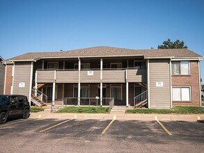 Berkshire Apartments and Townhomes in Wichita, KS - Foto de edificio - Building Photo