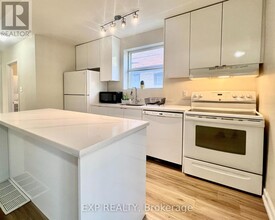158 Hallmark Ave in Toronto, ON - Building Photo - Building Photo