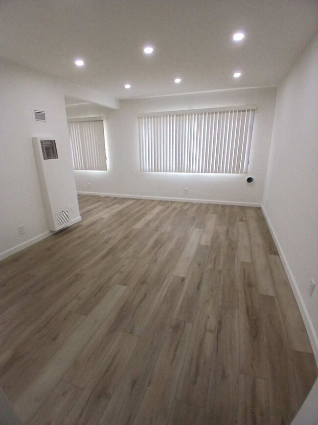 820 S Rosemead Blvd, Unit 208 in Pasadena, CA - Building Photo - Building Photo