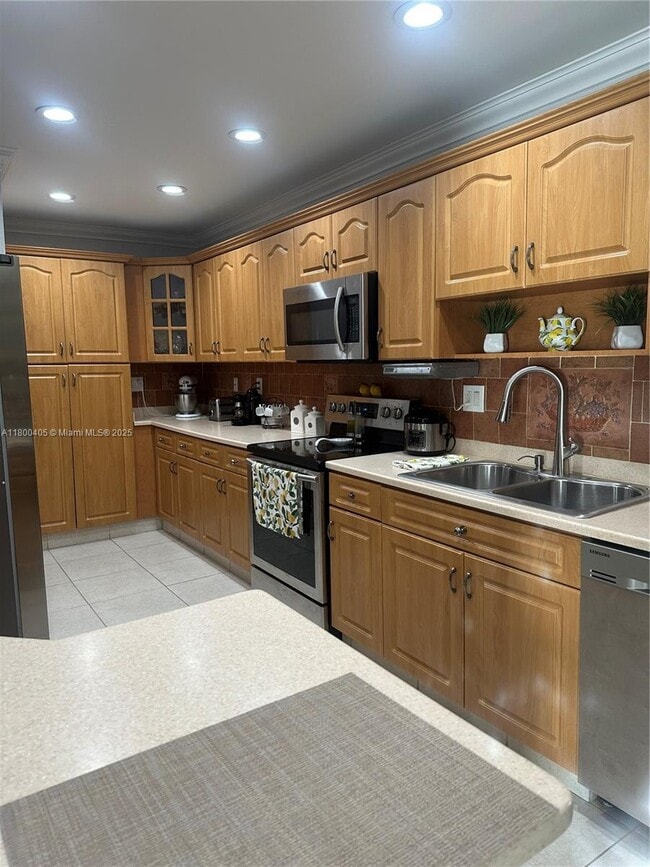 5505 W 14th Ln in Hialeah, FL - Building Photo - Building Photo