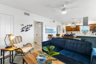 113 W Sunny Isle Dr in South Padre Island, TX - Building Photo - Building Photo