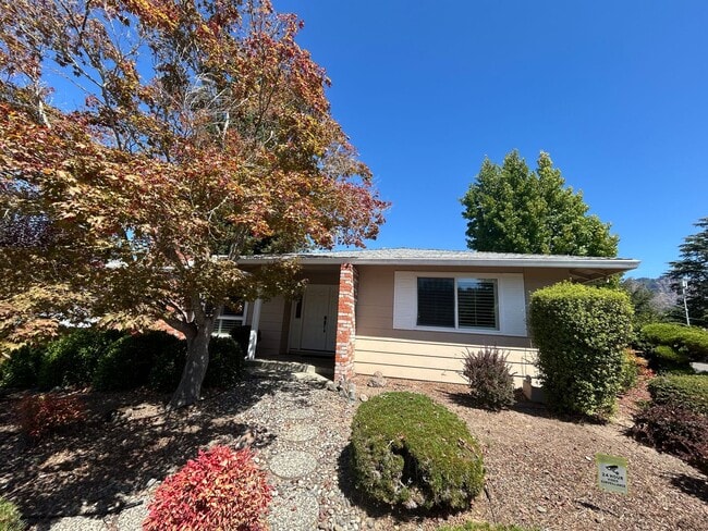 245 Mockingbird Cir in Santa Rosa, CA - Building Photo - Building Photo