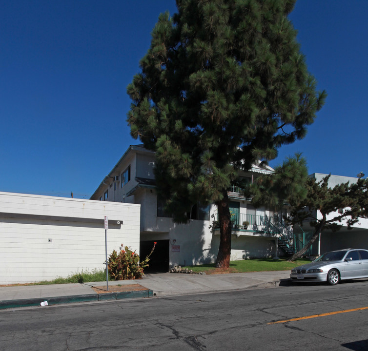 419 E Cypress Ave in Burbank, CA - Building Photo