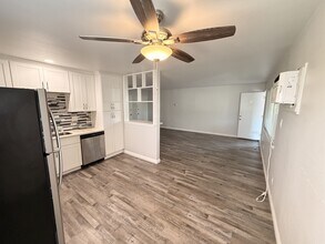 5498 Carlson Dr in Sacramento, CA - Building Photo - Building Photo