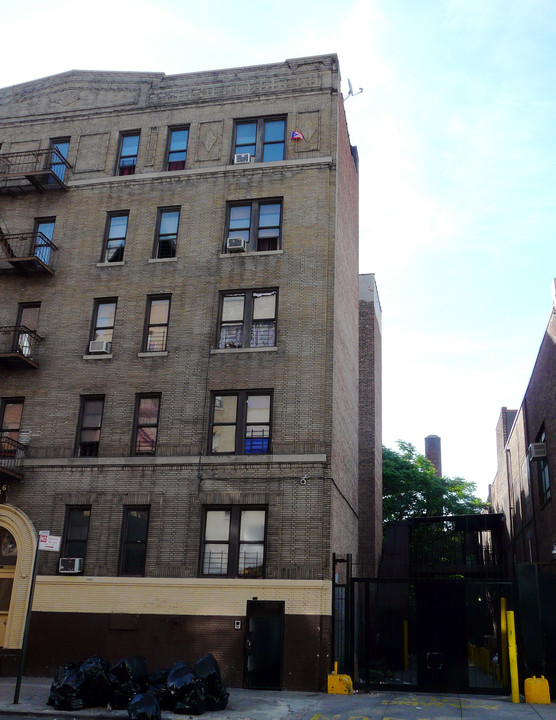 2485 Morris Ave in Bronx, NY - Building Photo