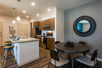 Copper Falls in Glendale, AZ - Building Photo - Interior Photo