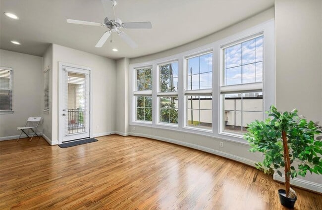 property at 1215 Roberts St