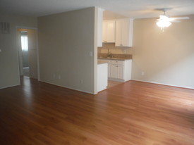 5055 Buffalo Ave in Sherman Oaks, CA - Building Photo