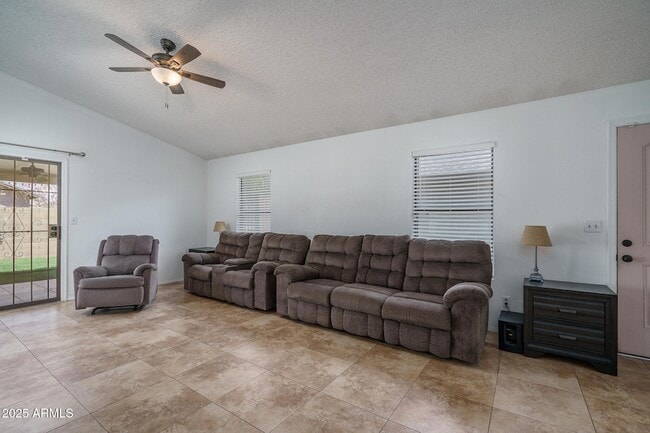 6450 W Lawrence Ln in Glendale, AZ - Building Photo - Building Photo