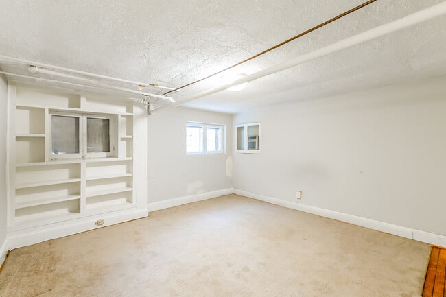 1832 Biltmore St NW in Washington, DC - Building Photo - Building Photo