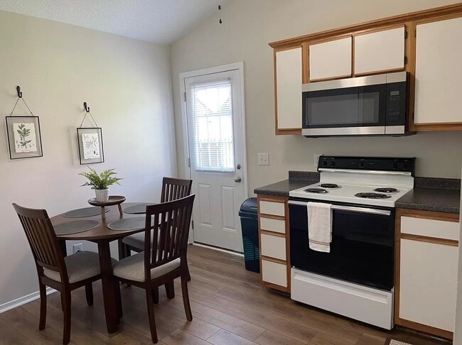 20 W 5th St, Unit 420 A in Cookeville, TN - Building Photo - Building Photo