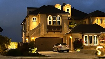 5252 Amber View Point in San Diego, CA - Building Photo