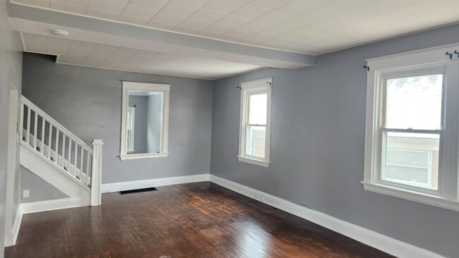 8454 Plainfield Rd in Cincinnati, OH - Building Photo - Building Photo