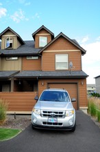 Fairhaven Townhomes in Redmond, OR - Building Photo - Building Photo