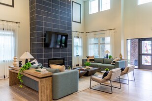 Brentwood Commons in Atlanta, GA - Building Photo