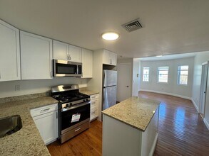 360 Somerville Ave, Unit 3 in Somerville, MA - Foto de edificio - Building Photo