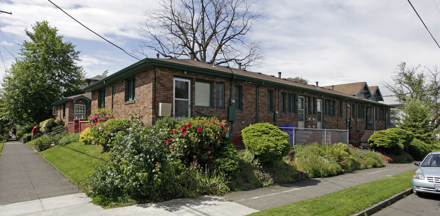 711 SE 33rd Ave in Portland, OR - Building Photo
