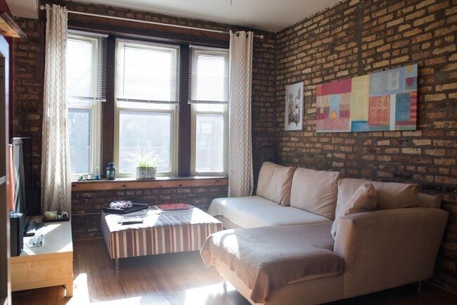 1018 N Campbell Ave in Chicago, IL - Building Photo - Building Photo