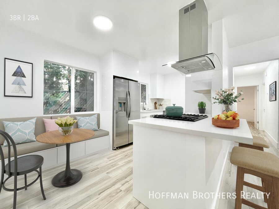 634 Flower Ave in Los Angeles, CA - Building Photo
