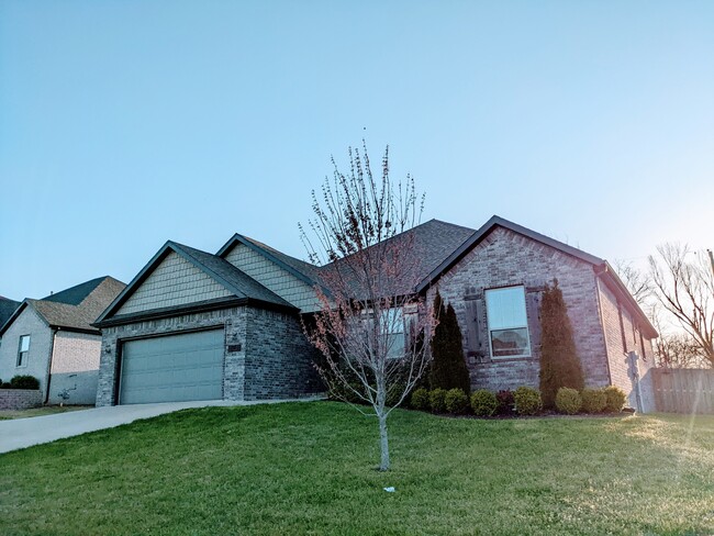 property at 700 Hawthorn Way