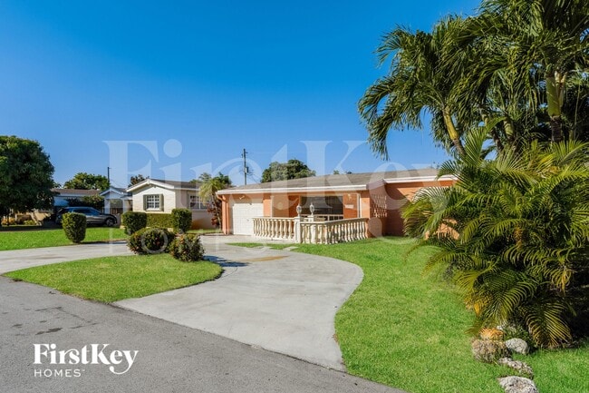 7619 Kismet St in Miramar, FL - Building Photo - Building Photo