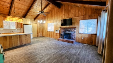 1168 Jungfrau Dr in Crestline, CA - Building Photo - Building Photo