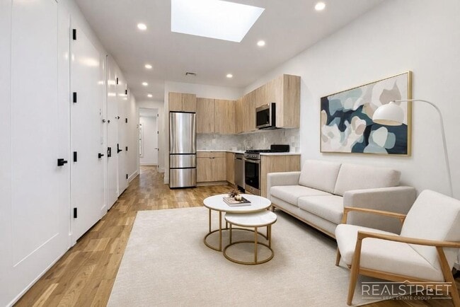 4BR/2BA with In-Unit Washer & Dryer in Brooklyn, NY - Building Photo - Building Photo