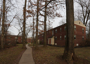 Oakwood Gardens in Lansdale, PA - Building Photo - Building Photo