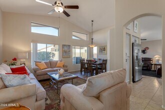 16118 W Vale Dr in Goodyear, AZ - Foto de edificio - Building Photo