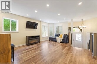 4319 Arejay Ave in Beamsville, ON - Building Photo - Building Photo