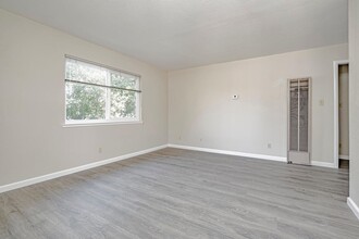 547-547 I St in Davis, CA - Foto de edificio - Building Photo