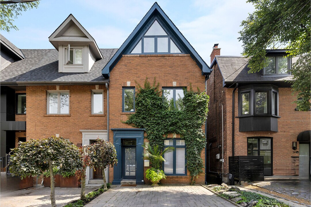 57 Woodlawn Ave W in Toronto, ON - Building Photo