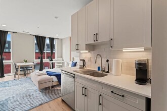 916 N Delaware Ave in Philadelphia, PA - Building Photo - Building Photo