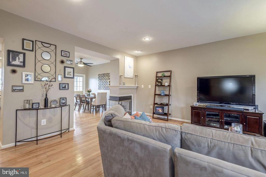 46830 Graham Cove Square in Sterling, VA - Building Photo