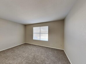 4245 S Normandie Ln in Millcreek, UT - Building Photo - Building Photo