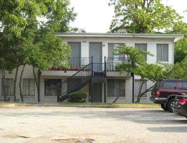 1400-1402 W Hickory St in Denton, TX - Foto de edificio