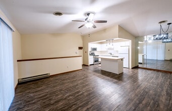 6920 Mariner Dr, Unit 204 in Mount Pleasant, WI - Building Photo - Building Photo