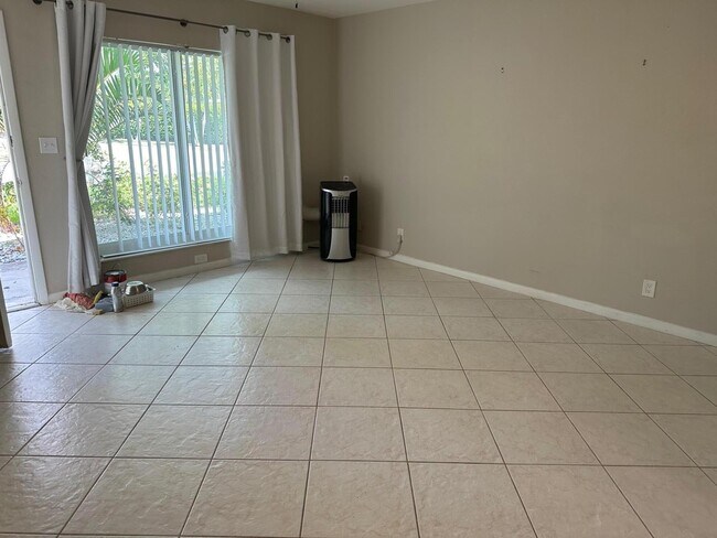 2300 NE 5th Ave in Boca Raton, FL - Building Photo - Building Photo