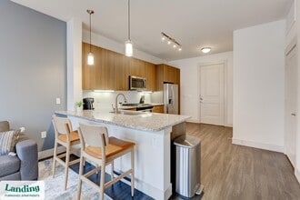 110 W CityLine Dr in Richardson, TX - Building Photo - Building Photo
