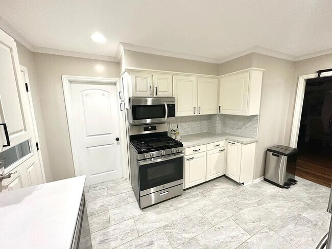 1156 Willivee Dr in Decatur, GA - Building Photo - Building Photo