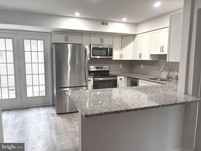 property at 1505 Potters Pl