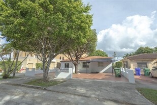 2675 SW 24th Ter in Miami, FL - Building Photo