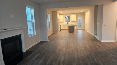 5374 Bellflower Hls in Hermitage, TN - Foto de edificio - Building Photo