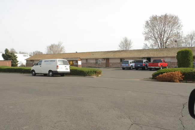 402 Perry St in Yakima, WA - Foto de edificio - Building Photo