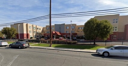 500 R St in Bakersfield, CA - Building Photo - Building Photo