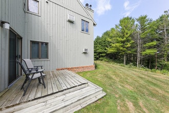 5735 Hilltop Way, Unit Hilltop Condo Unit 5735 in Williamsburg, MI - Building Photo - Building Photo