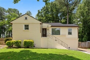 1338 Montreat Ave SW in Atlanta, GA - Building Photo