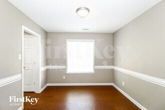 1390 Beaver Trail Dr in Memphis, TN - Foto de edificio - Building Photo