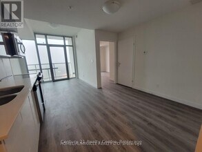 60-2960 Frederick St in Kitchener, ON - Building Photo - Building Photo