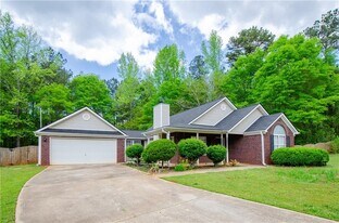 238 Knob Hill Dr in Locust Grove, GA - Building Photo